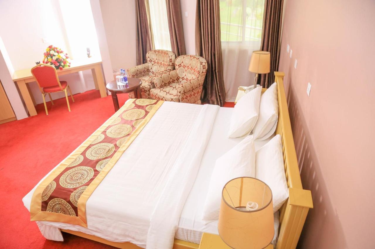 Hotel 7 Seasons Энтеббе Экстерьер фото